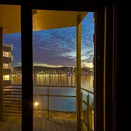 Northstay - Arctic View Apartment, Free Parking, Sleeps 4 Tromso